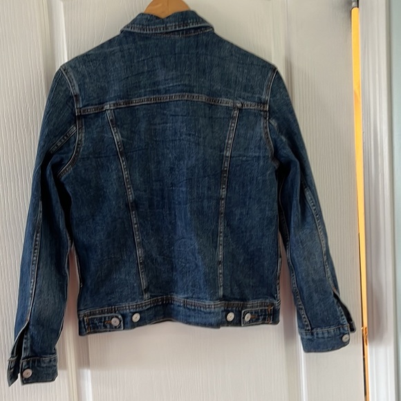Old Navy ladies denim stretch jeans jacket size  M EUC - Picture 2 of 4